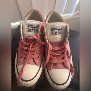 Converse pink fuzzy classic low top